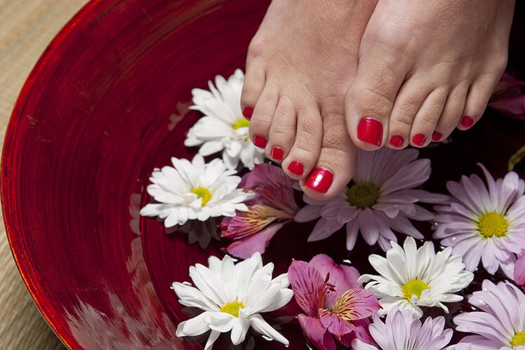 Treatment of toenail fungus bath at home