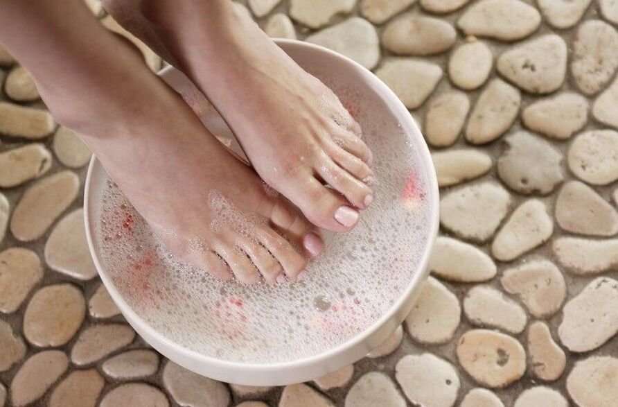 Bathing to Fight Fungus